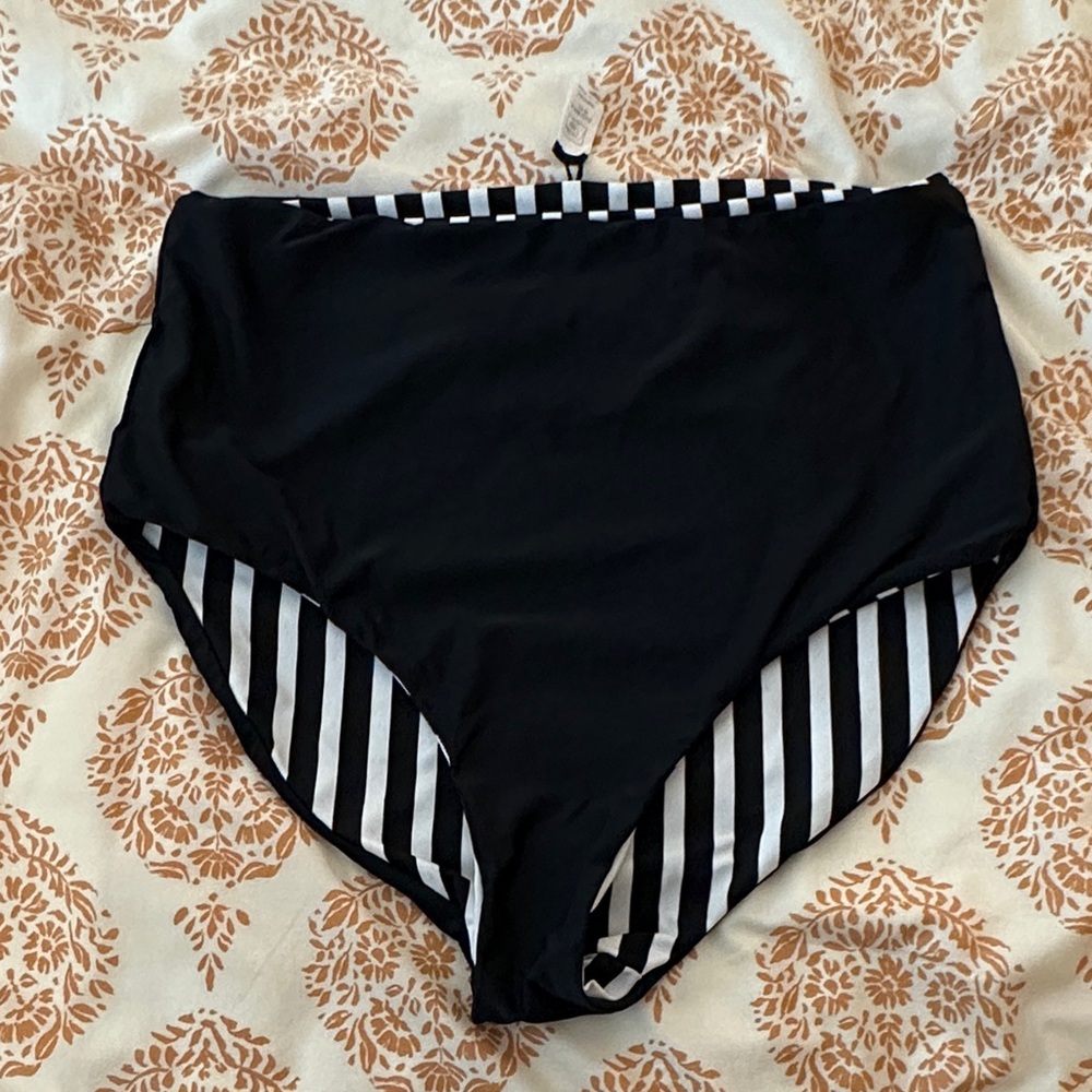 Leisure Reversible Coral Reef High-Waisted Bikini Bottoms